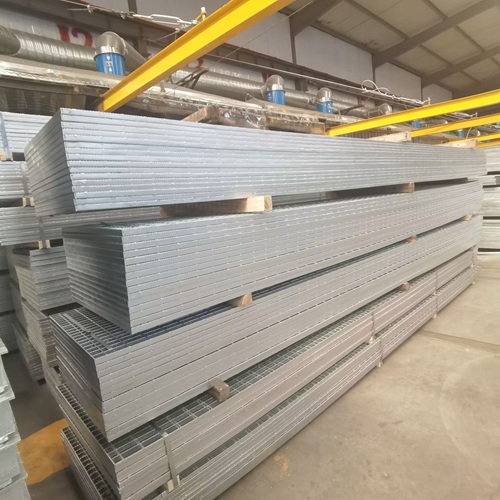 環保工程中的“隱形功臣”——鋼格柵的那些事