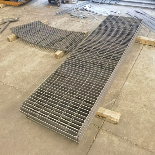 不止工程用！鋼格板在數據中心地板的驚艷應用