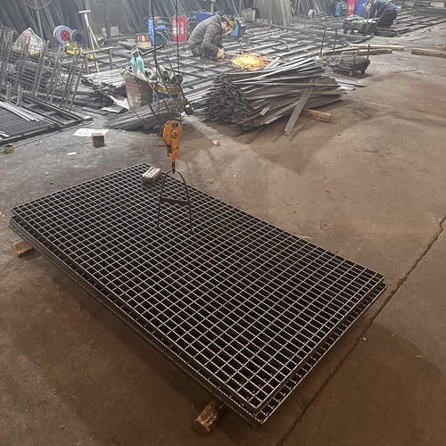 鋼格板在工業平臺中的4大應用優勢